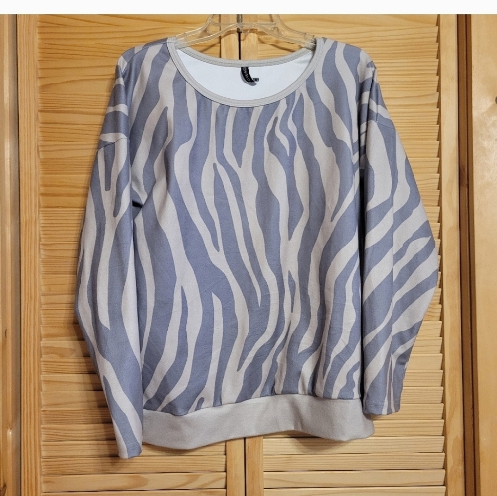 Crazy Train Western tiger print grey and cream sweatshirt‎ warm size Medium